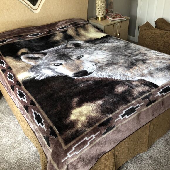 Shavel Fleece Wolf Blanket Hi Pile Throw 63x74 Outdoors Wilderness Lodge Cabin - Picture 6 of 12